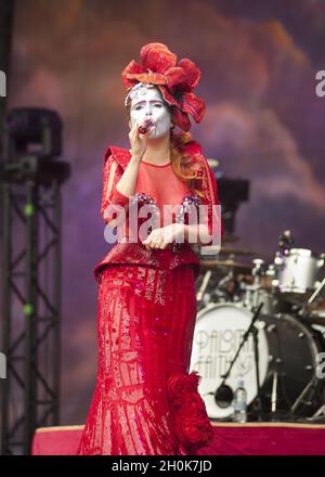 Paloma Faith si esibisce al Bestival Music Festival che si tiene presso il Robin Hill Adventure Park, Isola di Wight. Foto Stock