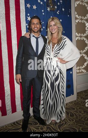 Ollie Locke e Cheska Hull al Dine con Pride Gala, Londra Foto Stock