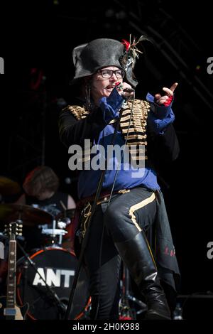 Adam ANT si esibisce sul palco al Camp Bestival, Castello di Lulworth - Dorset Foto Stock