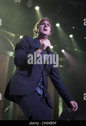 Rob Thomas di Matchbox Twenty si esibisce presso la Roundhouse nel centro di Londra, come parte dell'iTunes Festival 2012. Foto Stock