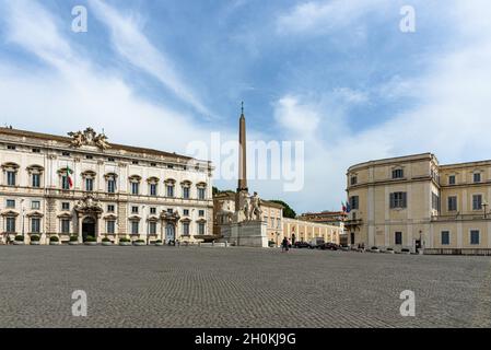 La Fontana dei Dioscuri in Piazza del Quirinilae a Roma nel pomeriggio estivo Foto Stock