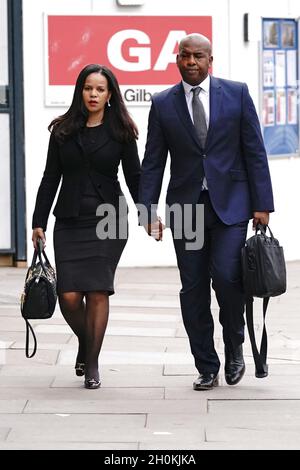 Leicester East MP Claudia Webbe arriva a Westminster Magistrates Court, Londra, dove appare accusato di un conteggio di molestie di una donna tra il 1 settembre 2018 e il 26 aprile 2020. Data foto: Mercoledì 13 ottobre 2021. Foto Stock