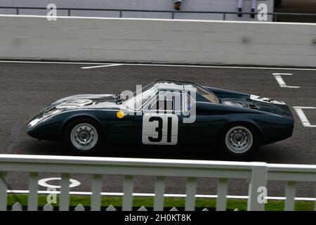 Rover BRM turbine, BRM Celebration, settant'anni da quando hanno partecipato per la prima volta al Gran Premio del 1951 tenutosi a Silverstone. Goodwood Revival 2021, Foto Stock