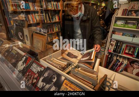 Oxfam Bookshop a Saffron Walden Essex UK Foto Brian Harris Ottobre 2021 Foto Stock