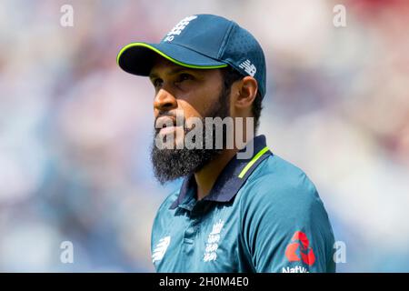 L’inglese Adil Rashid durante il terzo Royal London One Day International allo stadio Headingley Carnegie di Leeds Foto Stock