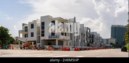 Miami Beach, FL, USA - 10 ottobre 2021: Edificio di appartamenti South Beach in costruzione 1032 15th Street Foto Stock