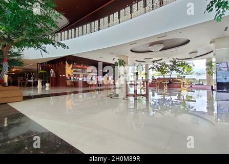 Bandung, Indonesia-29 settembre 2021: Vista del sole grande un hotel a Bandung, Giava Occidentale Foto Stock