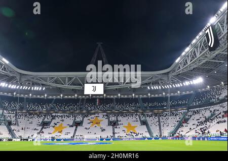 Torino, Italia. 13 ottobre 2021. Veduta interna dello Stadio Allianz a Torino credito: SPP Sport Press Foto. /Alamy Live News Foto Stock