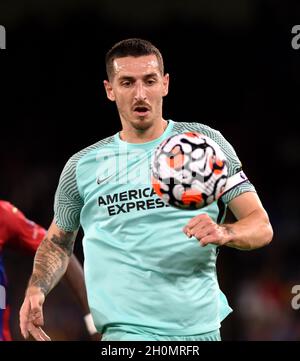 Lewis Dunk di Brighton durante la partita della Premier League tra Crystal Palace e Brighton & Hove Albion a Selhurst Park, Londra, Regno Unito - 27th settembre 2021 - Foto Simon Dack/Telephoto Images solo per uso editoriale. Nessun merchandising. Per le immagini di calcio si applicano le restrizioni di fa e Premier League inc. Nessun utilizzo di Internet/cellulare senza licenza FAPL - per i dettagli contattare Football Dataco Foto Stock