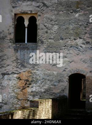 Spagna, Andalusia, Granada. L'Alhambra. Palazzo e fortezza ricostruiti nel 13 ° secolo. Emirato di Granada. Dinastia Nasrid. Torre delle Princesse Foto Stock