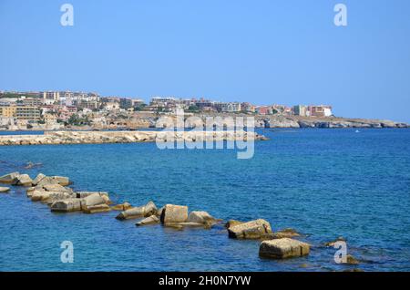 Alcune foto della bellissima città di Siracusa, antica colonia greca, scattate durante un viaggio estivo in Sicilia. Foto Stock