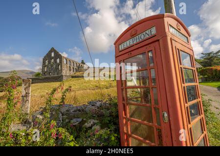 La rovina del mulino Ynysypandy ardesia costruire nel 1856 a Dolbenmaen Gwynedd. Foto Stock