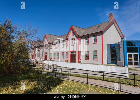 Calgary, Alberta, Canada - 27 Settembre 2021: Facciata dell'edificio Fort Calgary Foto Stock