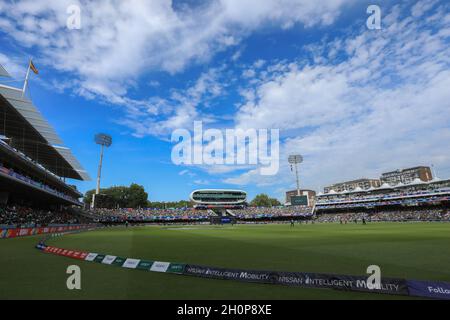 Inghilterra, Regno Unito. 05 luglio 2019. Vista generale del Lord's Cricket Ground durante la partita 43 ICC (International Cricket Council) Cricket World Cup tra Pakistan vs Bangladesh.Pakistan vinto da 94 corse. (Foto di MD Manik/SOPA Images/Sipa USA) Credit: Sipa USA/Alamy Live News Foto Stock