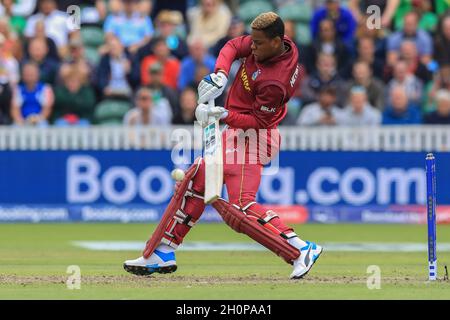 Taunton, Regno Unito. 17 giugno 2019. Il giocatore di cricket delle Indie Occidentali Shimron Hetmyer in azione durante la ventitreesima partita, ICC (International Cricket Council) Cricket World Cup tra Bangladesh e West Indies a Taunton in Inghilterra. Bangladesh vinto da 7 wickets (Credit Image: © MD Manik/SOPA Images via ZUMA Press Wire) Foto Stock