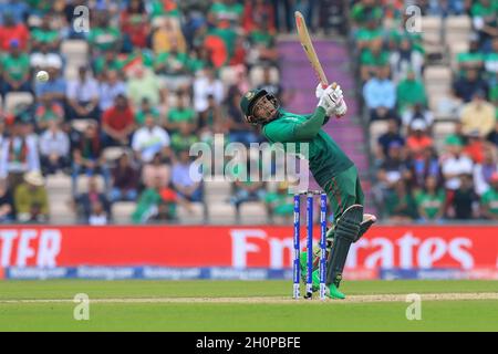 Southampton, Regno Unito. 24 giugno 2019. Il giocatore di cricket del Bangladesh Mushfiqur Rahim in azione durante la 31a partita ICC (International Cricket Council) Cricket World Cup 2019 tra il Bangladesh e l'Afghanistan a Southampton.(Bangladesh vinto da 62 corse) (Foto di MD Manik/SOPA Images/Sipa USA) Credit: Sipa USA/Alamy Live News Foto Stock