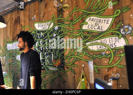 SEINE-SAINT-DENIS (93) MONTREUIL. DANS UN SUPERMARCHE BIOCOOP ( BIOCOOP EST LE PREMIER RESEAU DE MAGASINS BIO EN FRANCE ) Foto Stock