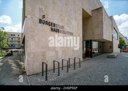 Centro comunitario Nordhausen, edificio multifunzionale con informazione, cultura, centro di istruzione e biblioteca cittadina Foto Stock