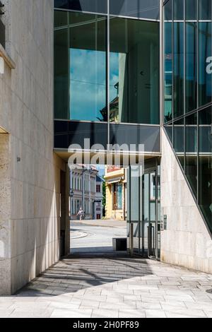 Centro comunitario Nordhausen, edificio multifunzionale con informazione, cultura, centro di istruzione e biblioteca cittadina Foto Stock