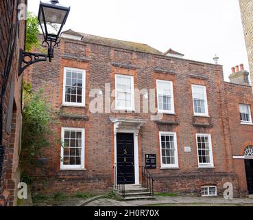 Vista esterna del romanziere americano Henry James casa Lamb House nella città del Sussex orientale di Rye Inghilterra Gran Bretagna Regno Unito KATHY DEWITT Foto Stock