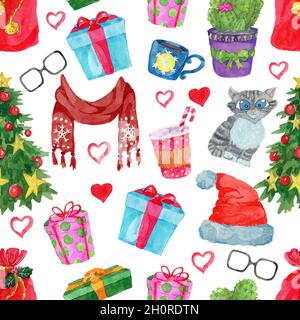 Modello senza cuciture con regali, scatole regalo avvolte, gatto divertente, cappello di Santa, conifera decorata e simboli di vacanza. Illustrazione acquerello con h. Inverno Foto Stock