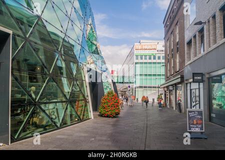 EINDHOVEN, PAESI BASSI - 29 AGOSTO 2016 edificio dall'architettura moderna a Eindhoven Foto Stock