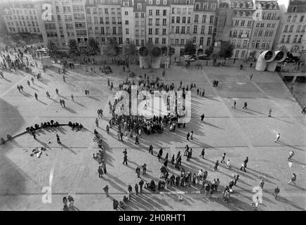 Street Photography, Parigi, Francia, 1976, Centre Pompidou. Foto Stock