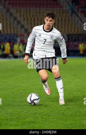 Skopje, Macedonia settentrionale. 11 ottobre 2021. Calcio: Qualificazione Coppa del mondo Europa, Macedonia del Nord - Germania, fase del Gruppo, Gruppo J, Matchday 8, alla Telekom Arena. Il Kai Havertz della Germania gioca la palla. Credit: Federico Gambarini/dpa/Alamy Live News Foto Stock