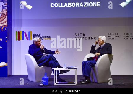 Gian Carlo Caselli, Luigi Ciotti durante la Fiera Internazionale del Libro di Torino, il 14 ottobre 2021 a Torino. La Fiera Internazionale del Libro di Torino torna a Lingotto Fiere dopo quasi due anni dall'inizio della pandemia del Covid 19. Foto Stock