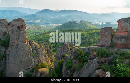 Vista dalle rocce di Belogradchik, fortezza di Kaleto, Bulgaria Foto Stock