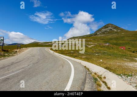 La strada Transalpinain i Monti Carpazi di Romania Foto Stock