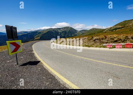 La strada Transalpinain i Monti Carpazi di Romania Foto Stock