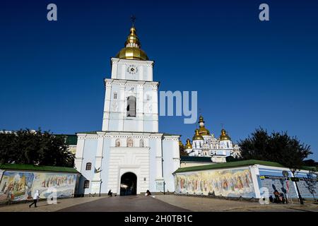 Kiew, Ucraina. 06 ottobre 2021. Veduta del Monastero di San Michele, sede della Chiesa Ortodossa di Ucraina. Credit: Brittan Pedersen/dpa-Zentralbild/ZB/dpa/Alamy Live News Foto Stock