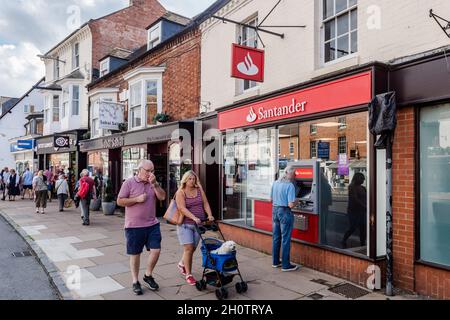 Santander Bank a Stratford-upon-Avon, Warwickshire, Regno Unito. Foto Stock