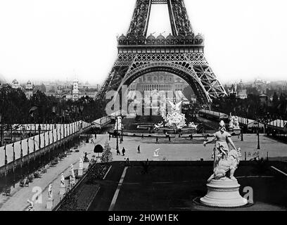 Torre Eiffel, 1889 Exposition Universelle, Parigi, Francia Foto Stock