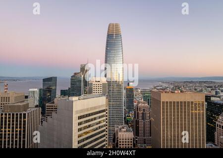 Tramonto sul centro di San Francisco Foto Stock