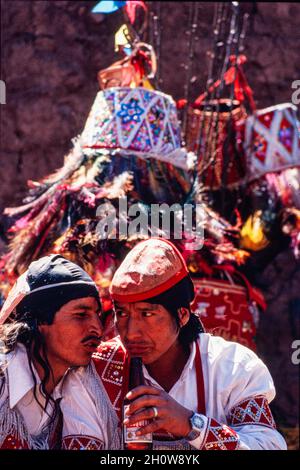 Mamacha Carmen festeggiamenti a Pisac, Valle Sacra di Cusco, Perù Foto Stock