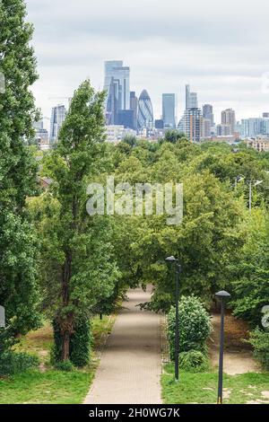 Vista della città di Londra da Stave Hill a Londra, Inghilterra, Regno Unito, Regno Unito Foto Stock