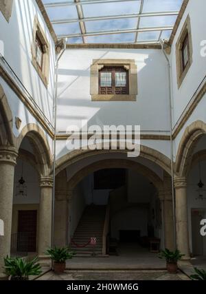 Palazzo del chiostro rettangolare Carvajal. Caceres, Estremadura, Spagna Foto Stock