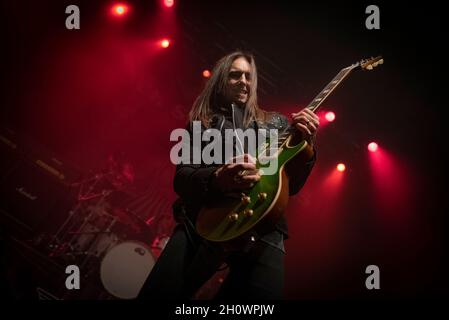 Damon Johnson, chitarrista, Black Star Riders, vive in concerto all'O2 Institute Birmingham, 18 marzo 2017. Fotografia di musica dal vivo Foto Stock