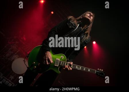 Damon Johnson, chitarrista, Black Star Riders, vive in concerto all'O2 Institute Birmingham, 18 marzo 2017. Fotografia di musica dal vivo Foto Stock