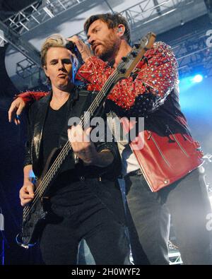 14 OTTOBRE: John Taylor e Simon LeBon di Duran Duran suonano al Chastain Park Amphitheater di Atlanta, Georgia, il 14 ottobre 2011. CREDIT: Chris McKay / MediaPunch Foto Stock