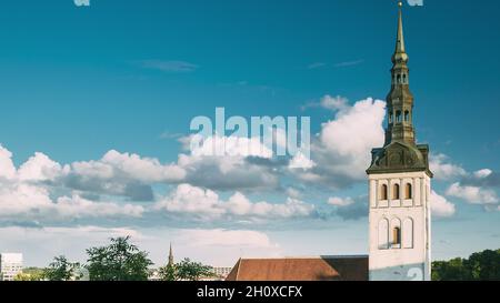 Tallinn, Estonia, Europa. Città vecchia in Sunny Summer Evening. Luogo popolare con i famosi punti di riferimento. Centro citta' architettura. Mondo Unesco Foto Stock