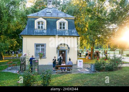 Dolna Krupa, Trnava, Slovacchia 09-23-2021:il padiglione di Ludwig Van Beethoven con mostra musicale che cattura la vita e le opere di Beethoven. Foto Stock