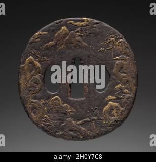 Spada Guardia, fine 1700-inizio 1800. Giappone, periodo Edo (1615-1868). Ferro; diametro: 8.4 cm (5/16 poll.). Foto Stock