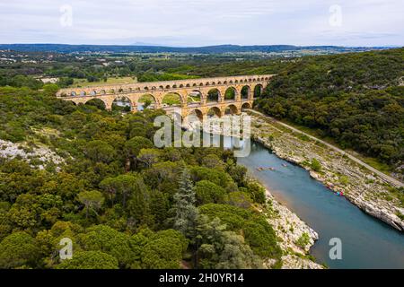 Acquedotto romano, Pont-du-Gard, Languedoc-Roussillon Francia, vista aerea Foto Stock