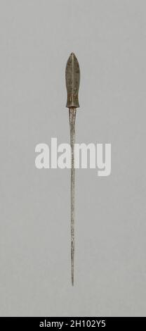 Punto freccia, 1700. Giappone, periodo Edo (1615-1868). Acciaio; lunghezza complessiva: 15.2 cm; testa: 3.8 cm (1/2 poll.). Foto Stock