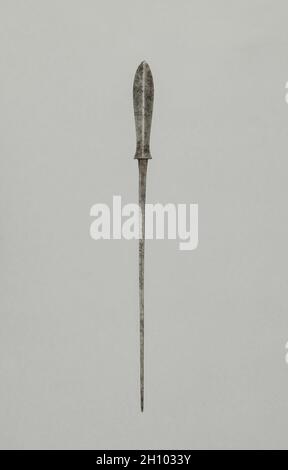 Punto freccia, 1700. Giappone, periodo Edo (1615-1868). Acciaio; lunghezza complessiva: 17 cm (6 11/16 in.); testa: 3.6 cm (1 7/16 in.). Foto Stock