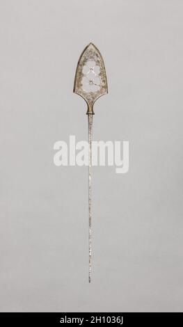 Punto freccia, 1700. Giappone, periodo Edo (1615-1868). Acciaio; lunghezza complessiva: 24 cm (9 7/16 in.); testa: 7.2 cm (2 13/16 in.). Foto Stock