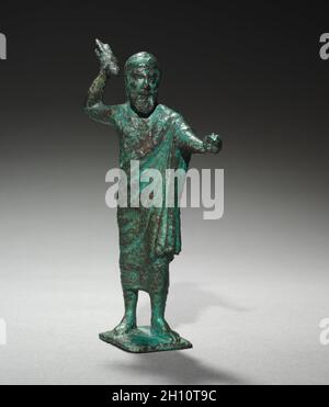 Statuetta di Tinia (Zeus), c.. 500-475 a.C. (forse con patina moderna). Italia, Etrusca. Bronzo; totale: 13.3 x 8.6 x 3.2 cm (5 1/4 x 3 3/8 x 1 1/4 poll.). Foto Stock